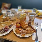Kyriad - Aeroport Hotel 3*
