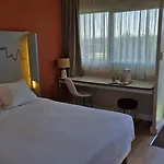Kyriad - Aeroport Ξενοδοχείο 3*