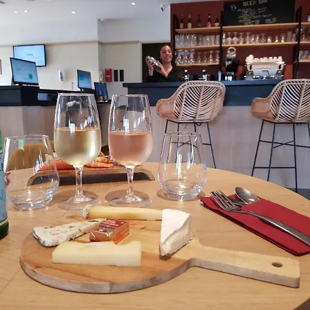 Hotel Kyriad - Aéroport Carcasona