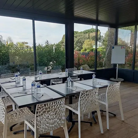 Kyriad - Aéroport Hotel Carcasona