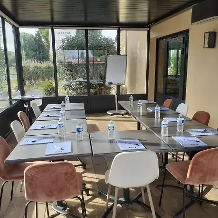 Hotel Kyriad - Aeroport 3*