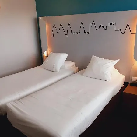 Kyriad - Aéroport 3*