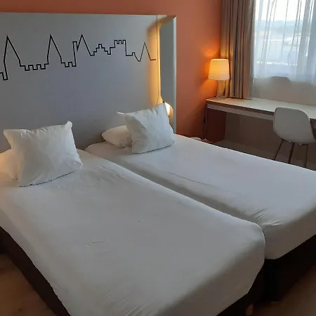 Kyriad - Aeroport Hotel