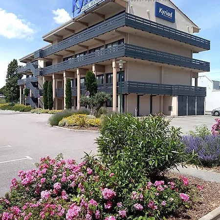 Kyriad - Aéroport Hotel 3*