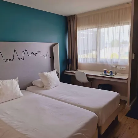 Kyriad - Aeroport 3*