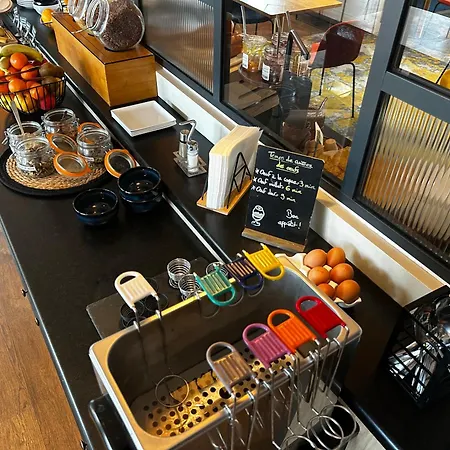 Hotel Kyriad - Aéroport