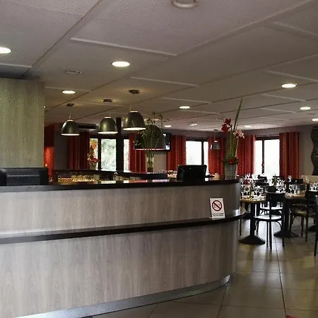 Hotel Kyriad - Aéroport