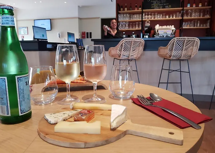 Hotel Kyriad - Aéroport Carcasona