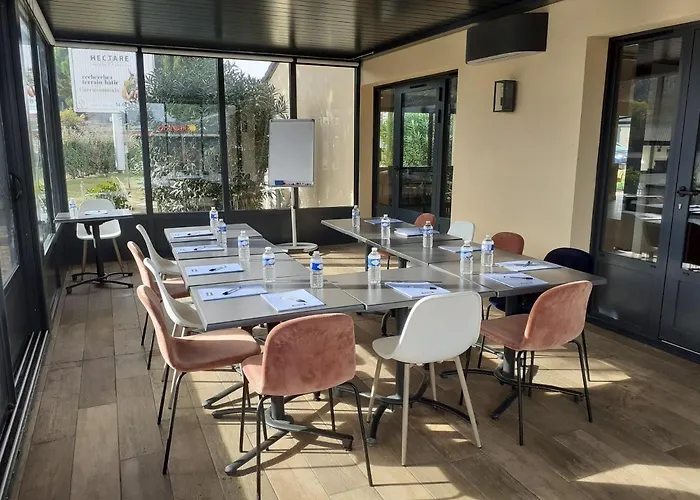 Kyriad - Aeroport 3*