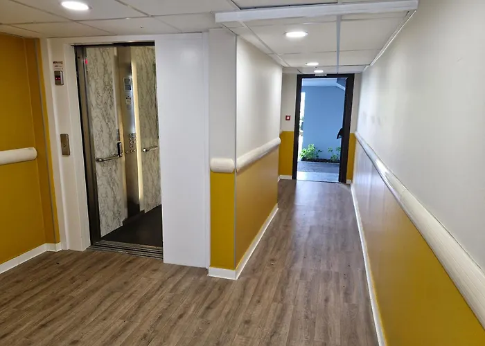 Hotel Kyriad - Aéroport