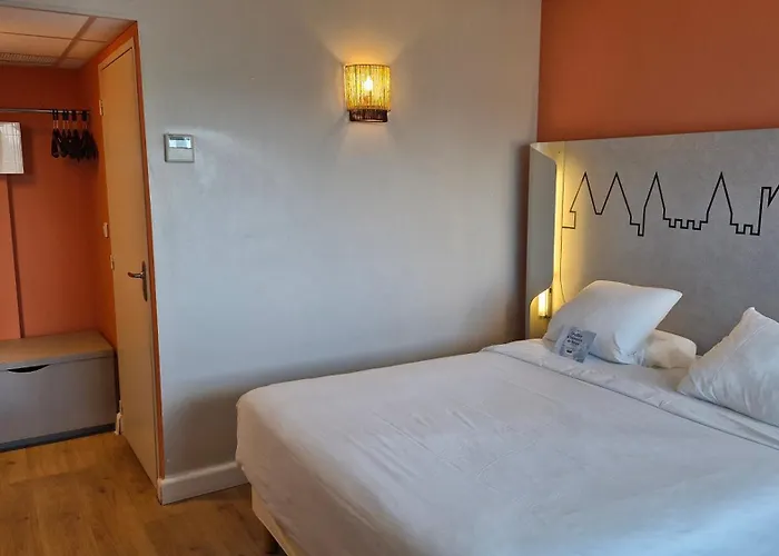 Kyriad - Aeroport 3*