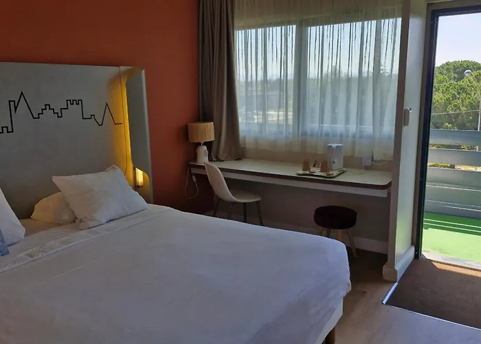 Kyriad - Aéroport Hotel 3*