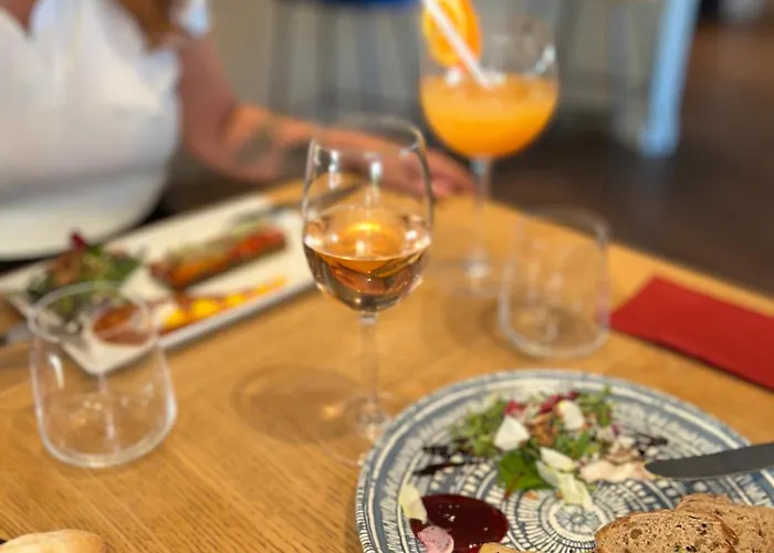 Kyriad - Aeroport 3*