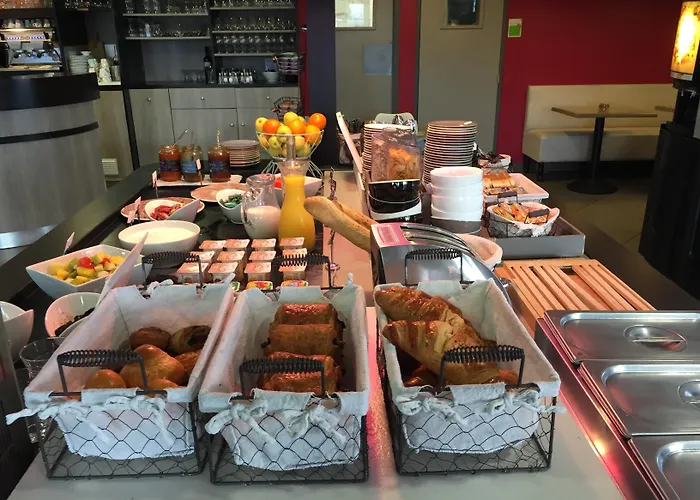 Kyriad - Aeroport Hotel