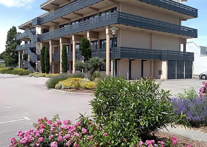 Kyriad - Aeroport Hotel 3*