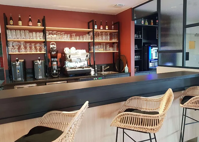 Hotel Kyriad - Aéroport 3*